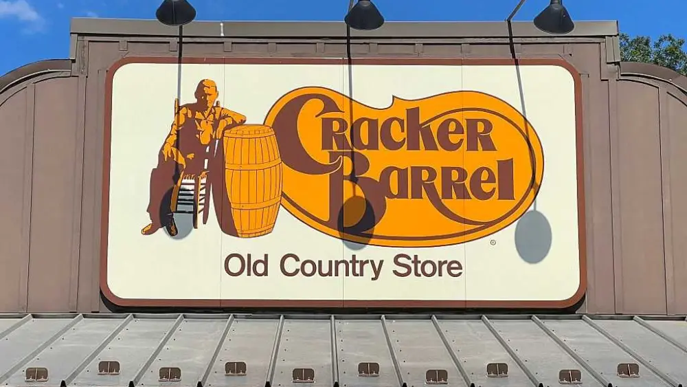 After right-wing backlash, Cracker Barrel says it will get rid of its new logo