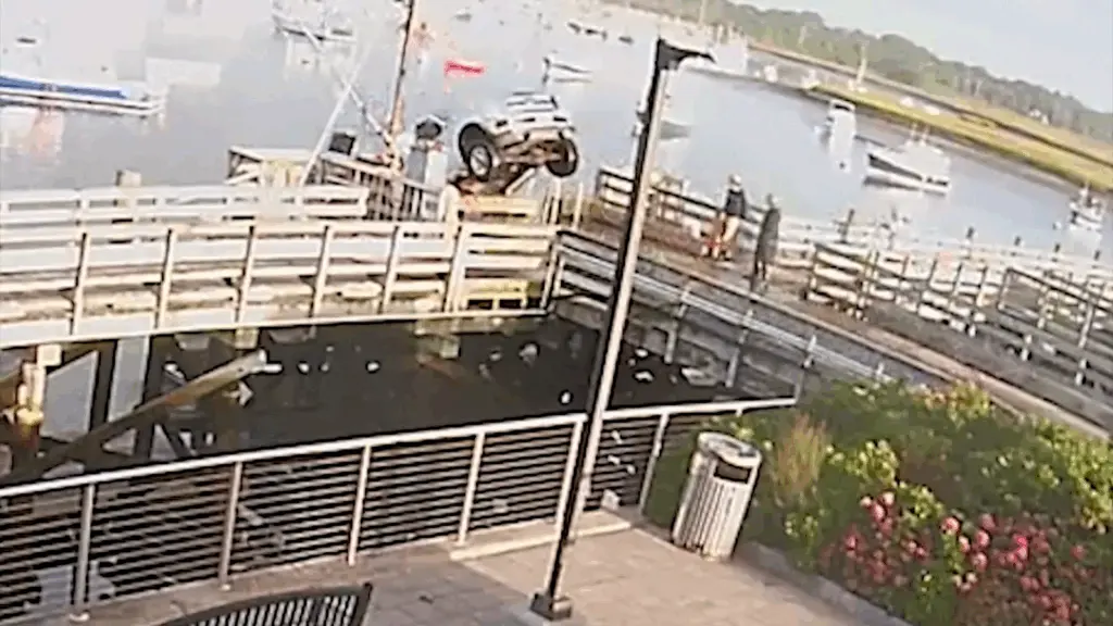 Caught on camera: Pickup truck accidentally driven off pier