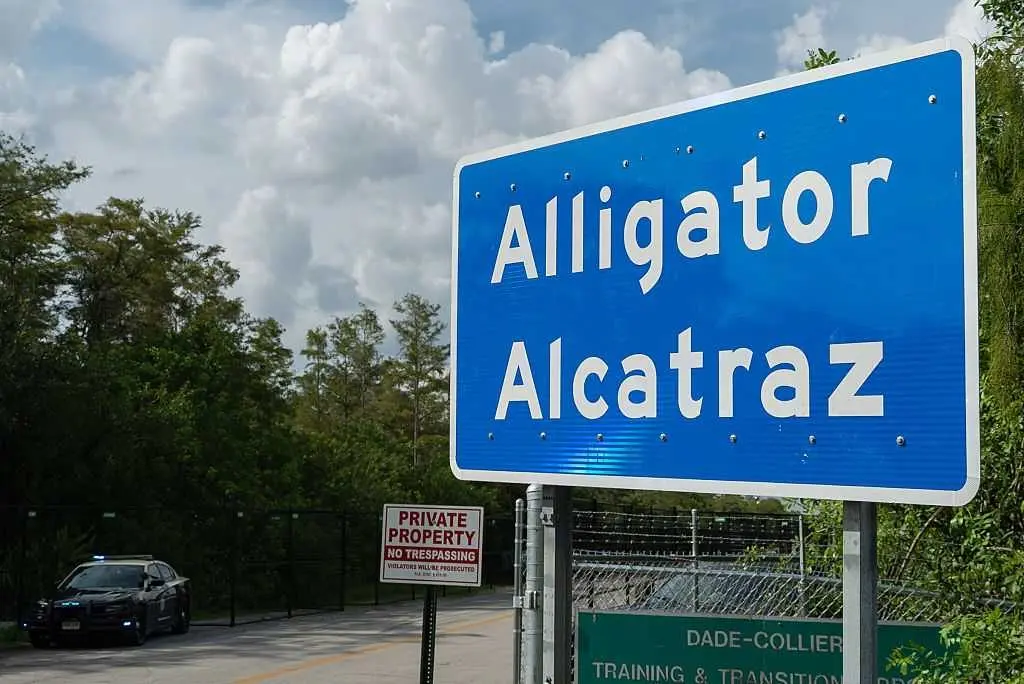 Closure of Florida's 'Alligator Alcatraz' immigration detention center can proceed, judge says