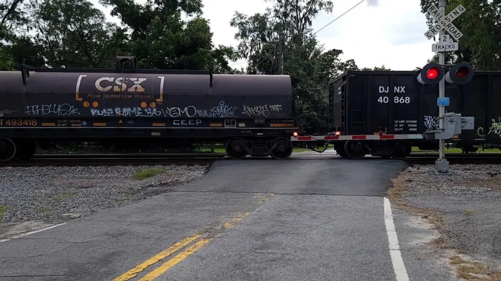 Frustration grows after 3-hour railroad blockage in Garden City