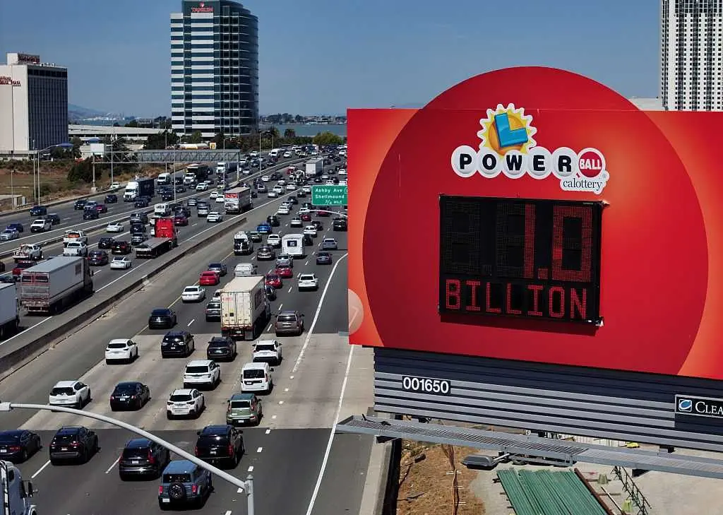 Sunblock, charcoal ... and Powerball? Labor Day weekend lottery drawing worth $1 billion