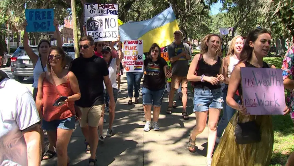 Hundreds rally in Savannah on Labor Day for workers’ rights