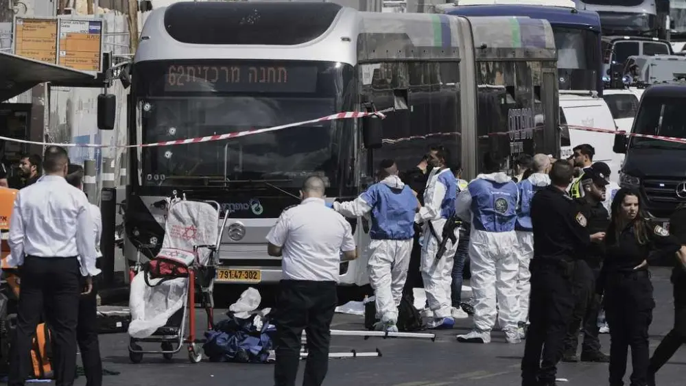 Five dead after attackers open fire at Jerusalem bus stop