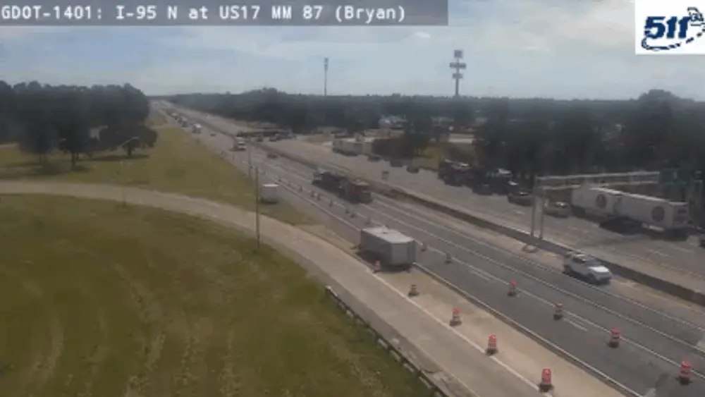 Overturned vehicle impacting I-95 traffic near Richmond Hill