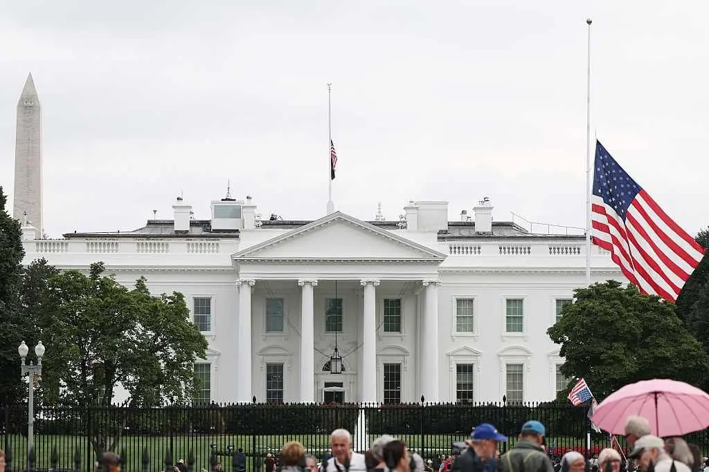 Politicians who have experienced violence directly react to Charlie Kirk shooting