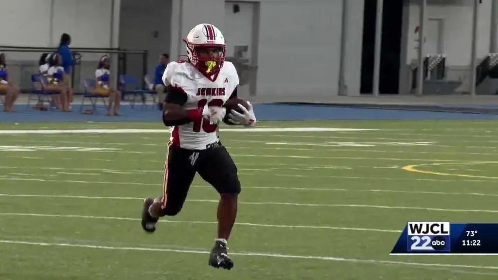 Jenkins Dominates Beach 63-14 for Third Straight Win