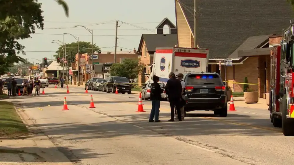 Man shot and killed by ICE agent after injuring officer in Illinois traffic stop, DHS says