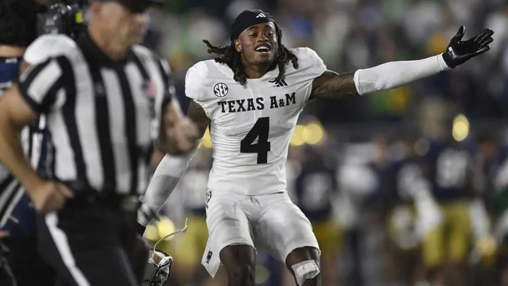 Texas A&M jumps to No. 10 in the AP Top 25, Notre Dame is the first ranked 0-2 team since 1988