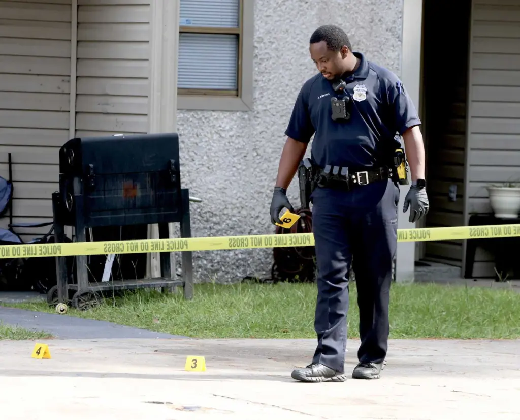 Neighbor dispute ends in gunfire in Hinesville