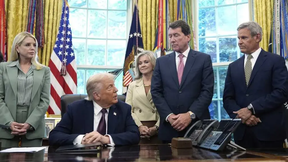 Trump signs memorandum, says he'll send National Guard to Memphis and establishes crime task force