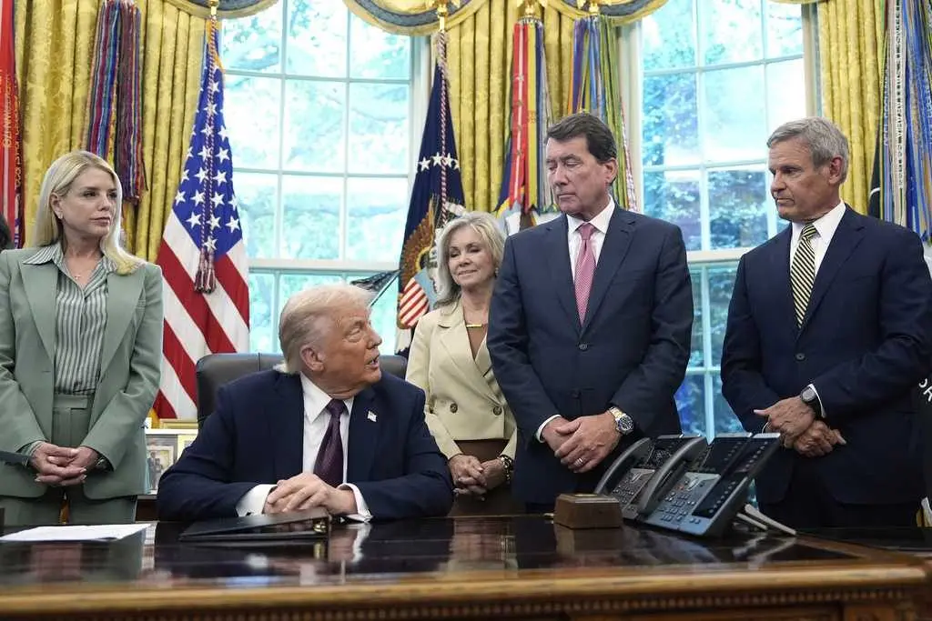 Trump signs memorandum, says he'll send National Guard to Memphis and establishes crime task force