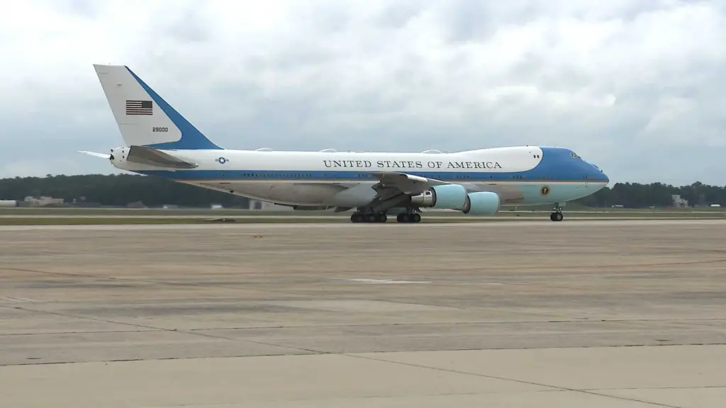 'Pay attention!' Spirit Airlines pilot scolded for getting close to Air Force One