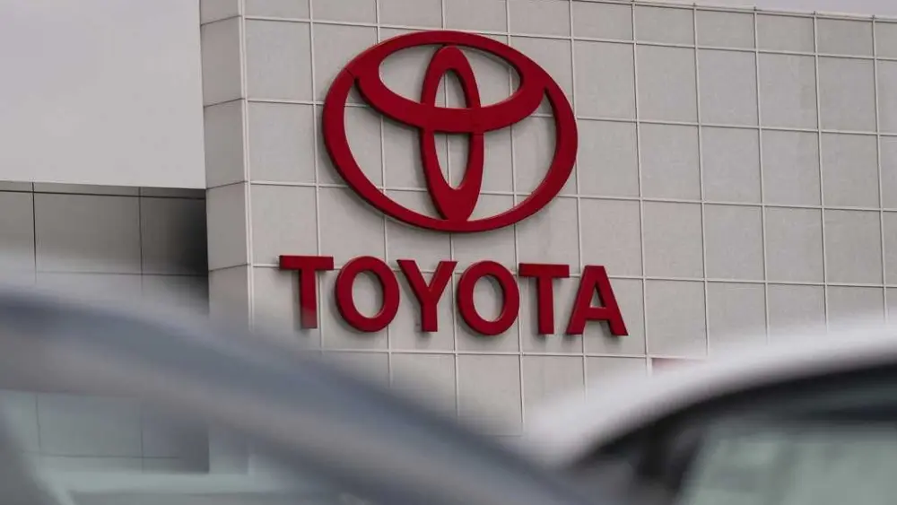 Toyota and Hyundai recall more than 1.1 million vehicles for seat belt, panel display problems
