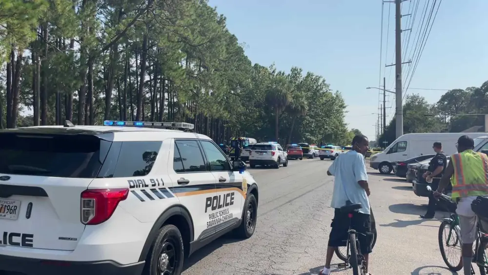 Video shows heavy police presence on Savannah's Montgomery Street