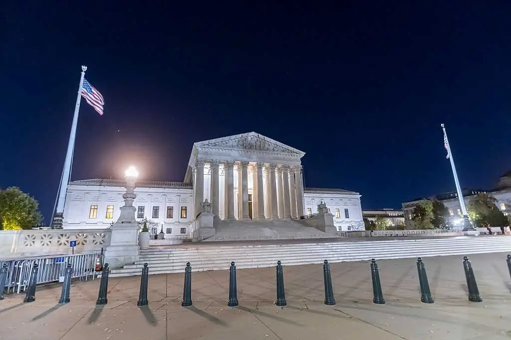 Trump administration asks Supreme Court to strip legal protections from Venezuelan migrants