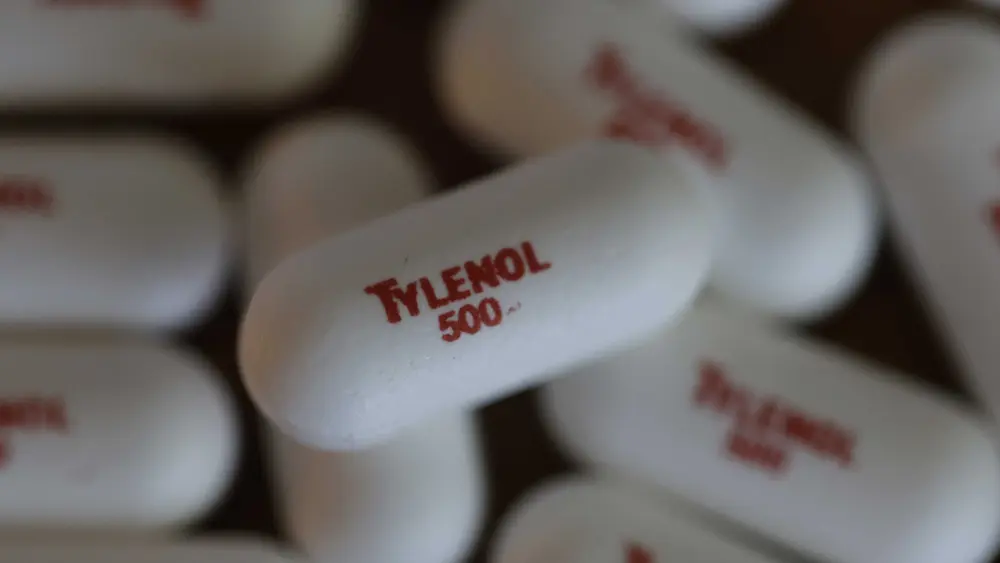 White House links Tylenol in pregnancy to autism; experts say evidence falls short
