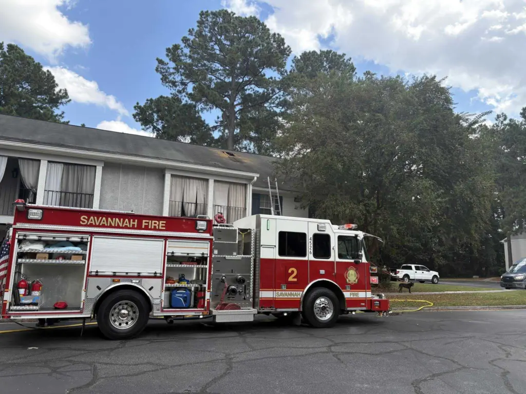 Crews responding to multi-story residential fire in Savannah