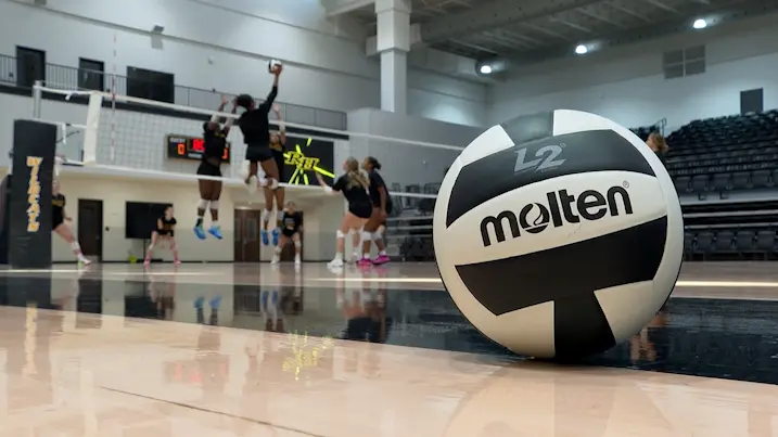 Richmond Hill volleyball swinging for fourth straight region crown