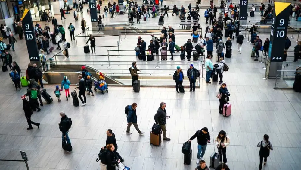 Off-duty officer shoots man inside NYC's busy Penn Station, police say