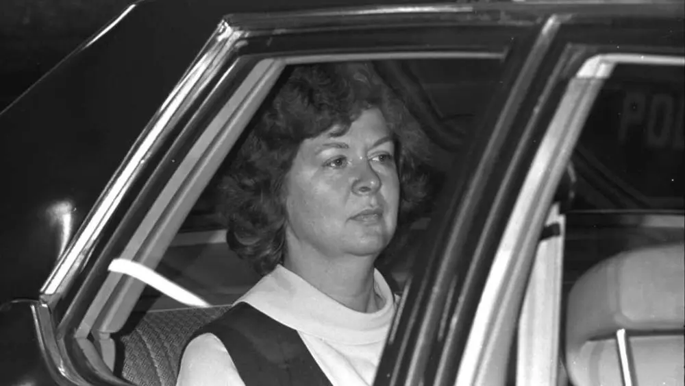 Sara Jane Moore, who tried to assassinate President Gerald Ford in 1975, dies at 95