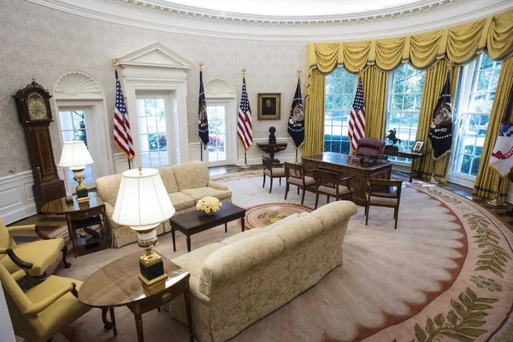 President Trump to meet with lawmakers as government shutdown threat looms