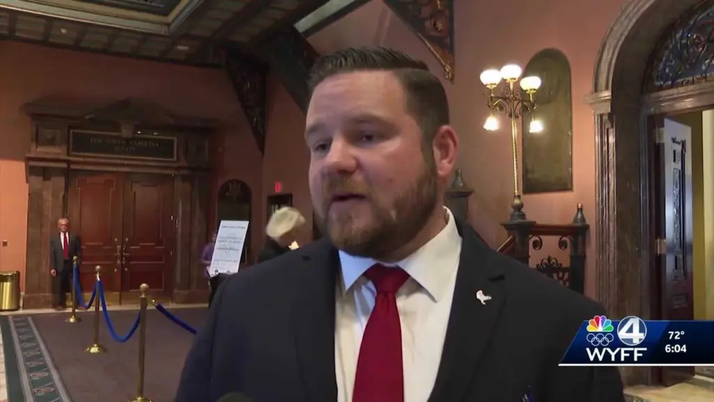 Former South Carolina lawmaker pleads guilty to distributing child porn