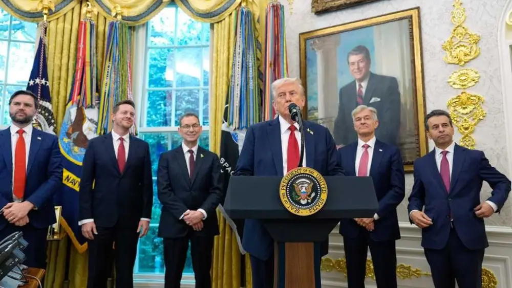 Pfizer agrees to lower drug costs for Medicaid in deal with Trump