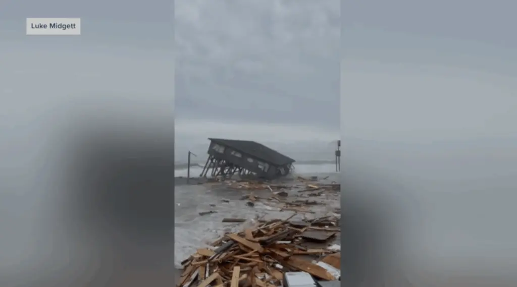 WATCH: 5 homes collapse into the ocean in the Outer Banks amid hurricanes