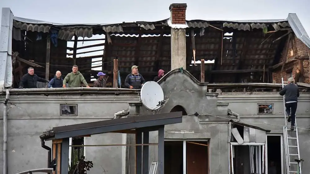 At least 5 dead in large-scale nighttime Russian strike on Ukraine