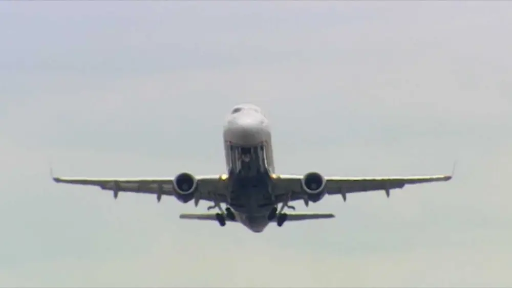 Government shutdown causes flight delays as air traffic controllers work without pay