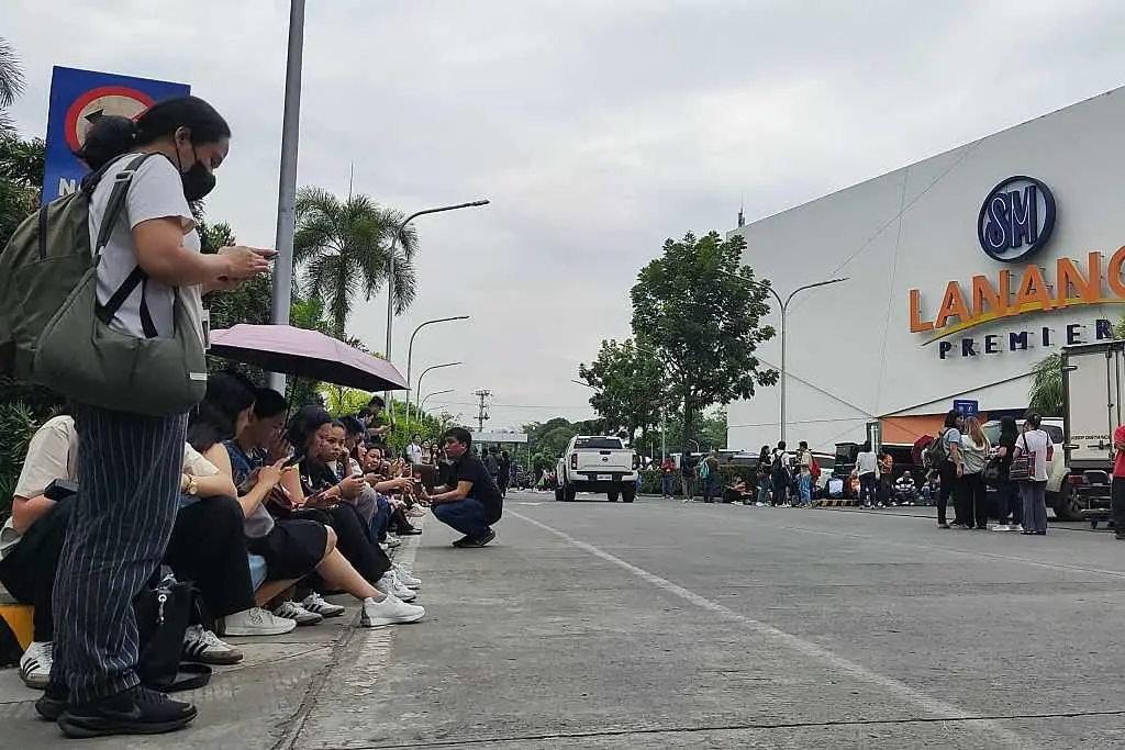 7.4 magnitude earthquake hits southeast Philippines, tsunami advisory issued