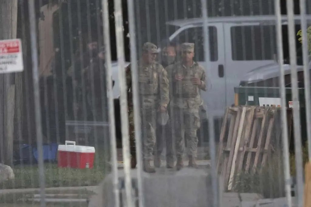 National Guard troops seen patrolling in Memphis alongside local police