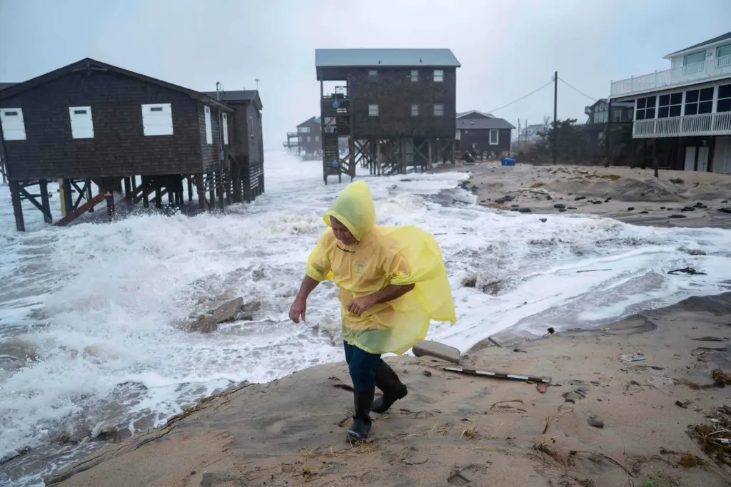 Nor'easter churns up the East Coast as New Jersey declares state of emergency