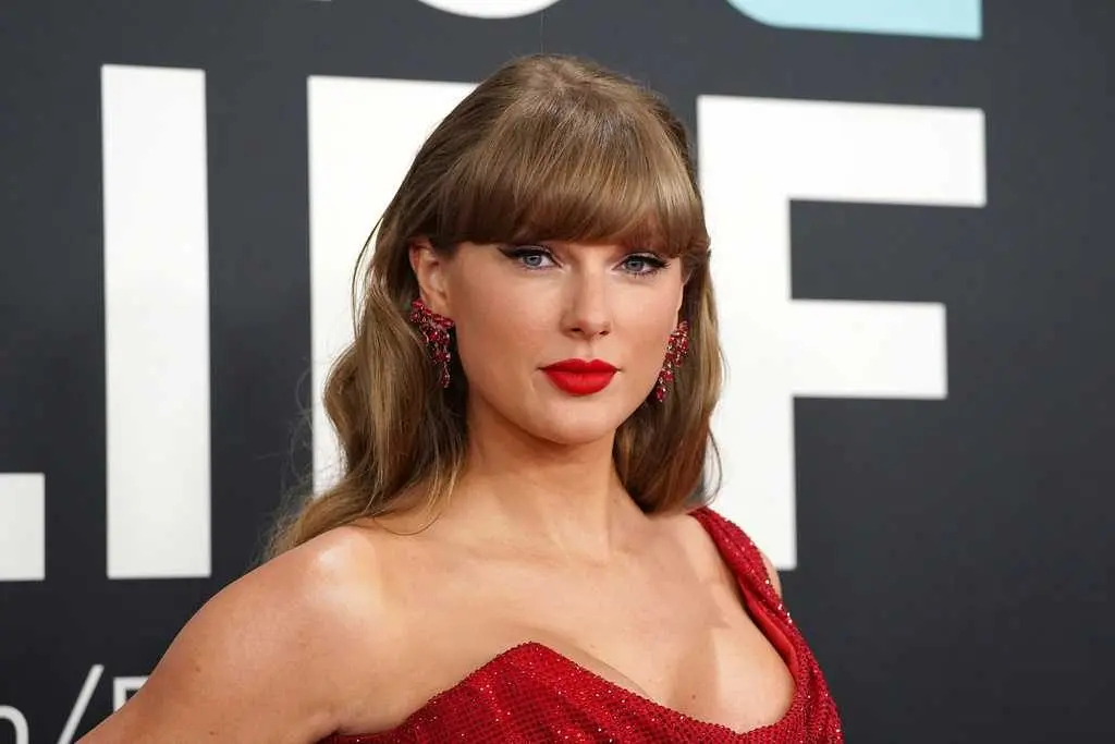 Taylor Swift's 'The Life of a Showgirl' makes history by selling 4 million copies in first week