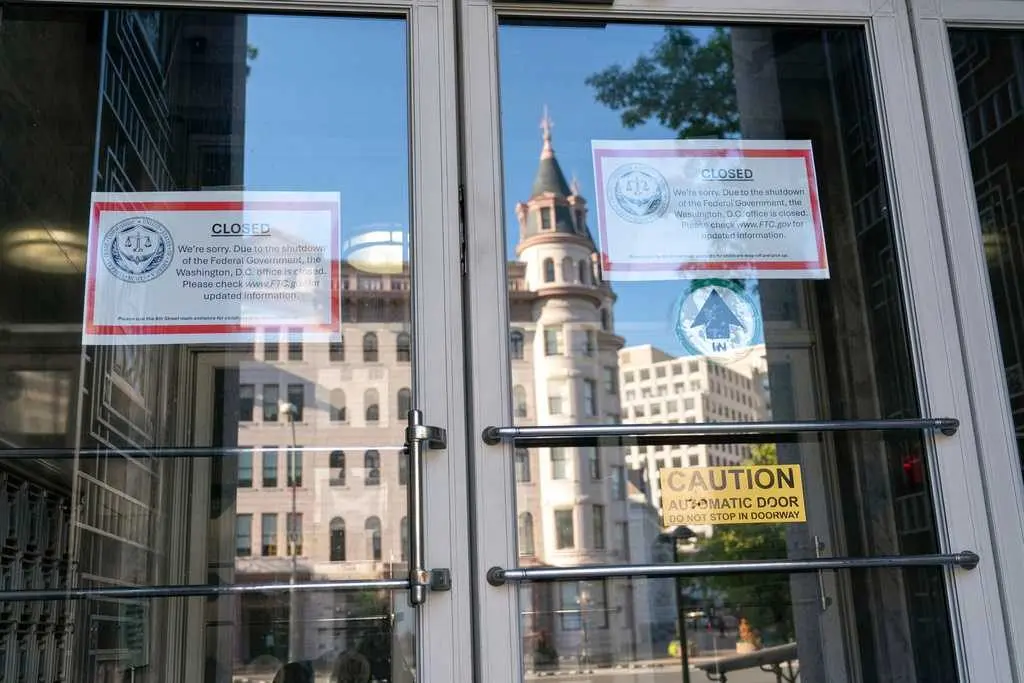Federal workers face mounting financial strain as shutdown drags on