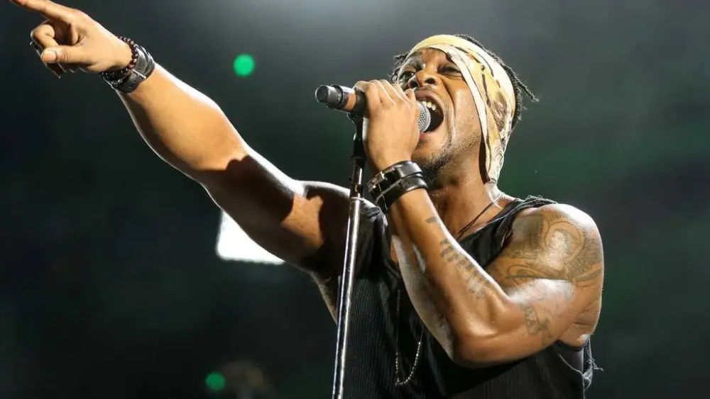 Jamie Foxx, Maxwell, Jill Scott, Flea, Doja Cat and more react to the death of D'Angelo
