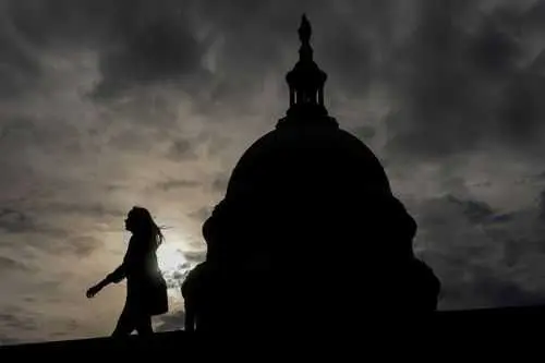 Government shutdown enters fourth week, affecting federal workers, services, economy