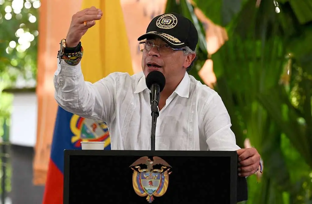 Trump calls Colombia's Petro an 'illegal drug dealer' and announces an end to US aid to the country