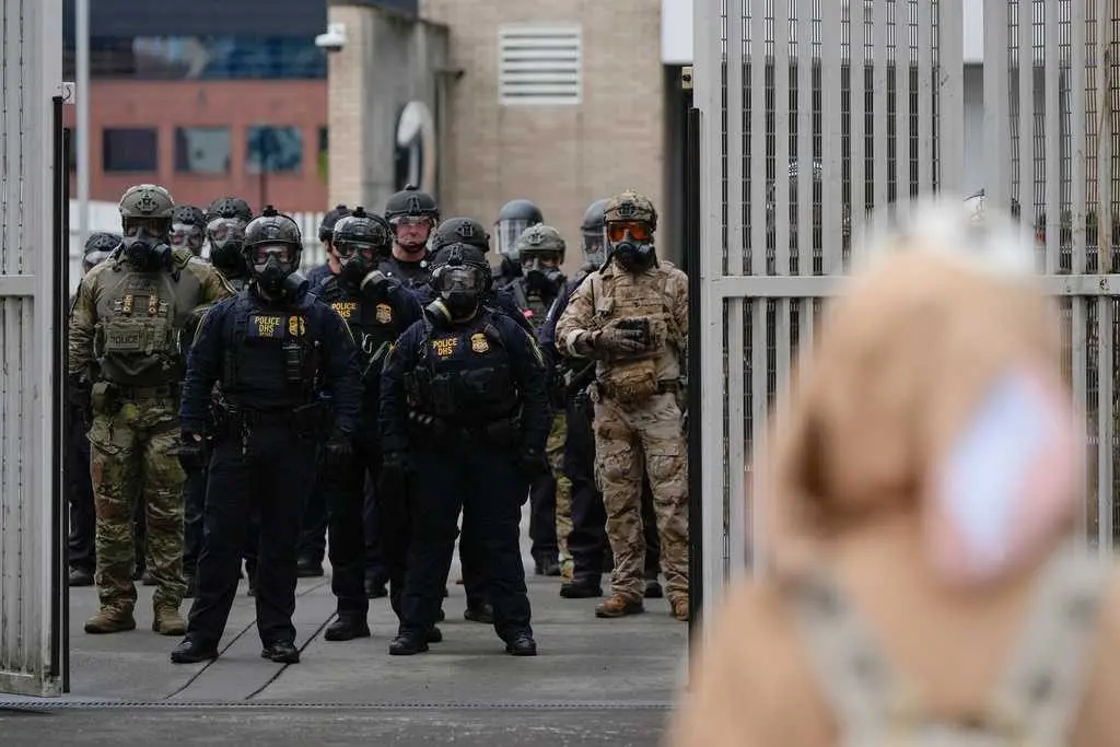 US appeals court says Trump can take command of Oregon troops though deployment blocked for now
