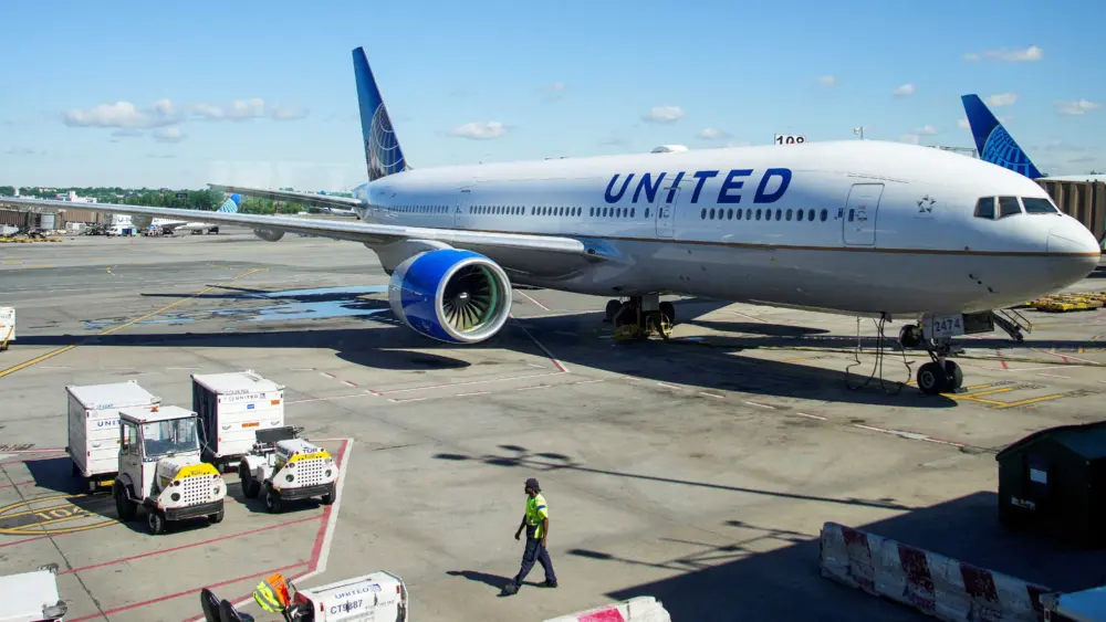 United flight’s cockpit window may have been struck by weather balloon, company says