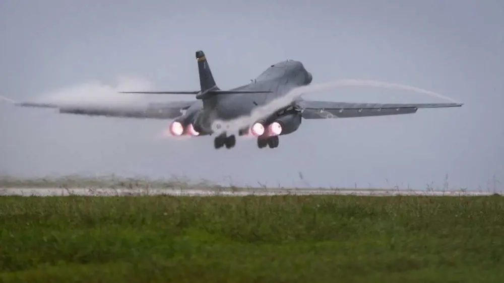 US military flew supersonic B-1 bombers up to the coast of Venezuela