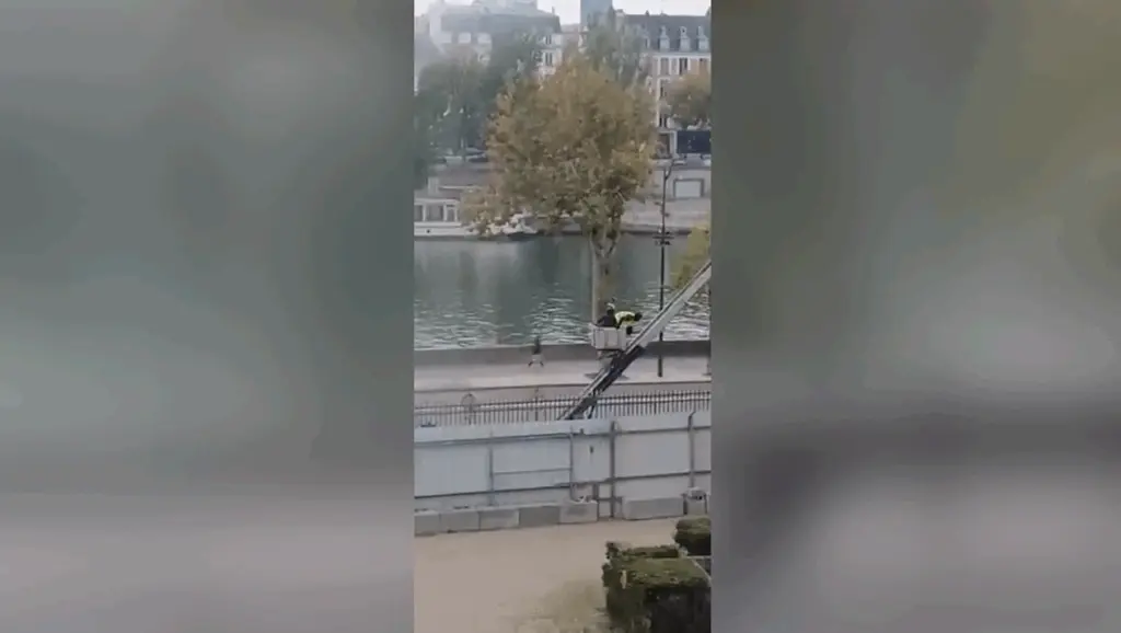 WATCH: New video shows Louvre heist getaway