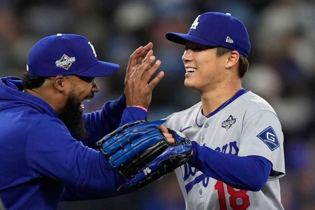 Dodgers beat Blue Jays 5-1 in World Series Game 2