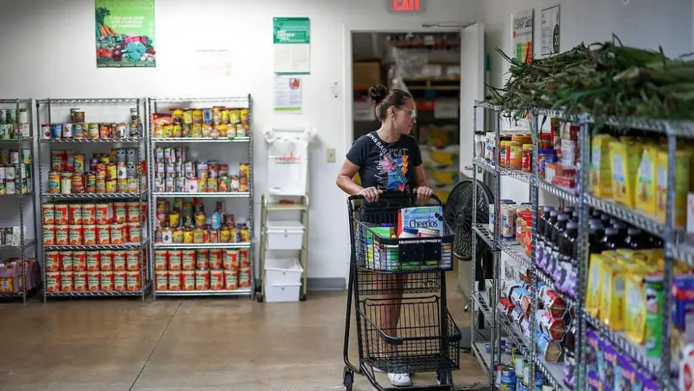 Food banks brace for surge as federal food aid pause looms amid shutdown