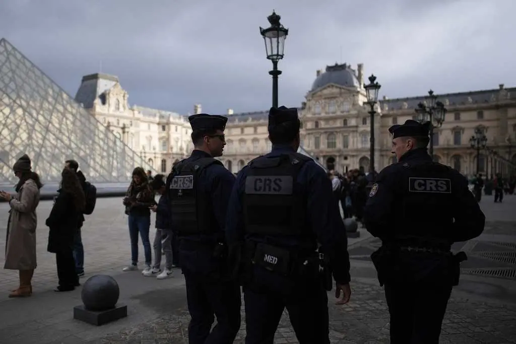 Paris prosecutor says 2 suspects in the Louvre heist 'partially' admit their participation