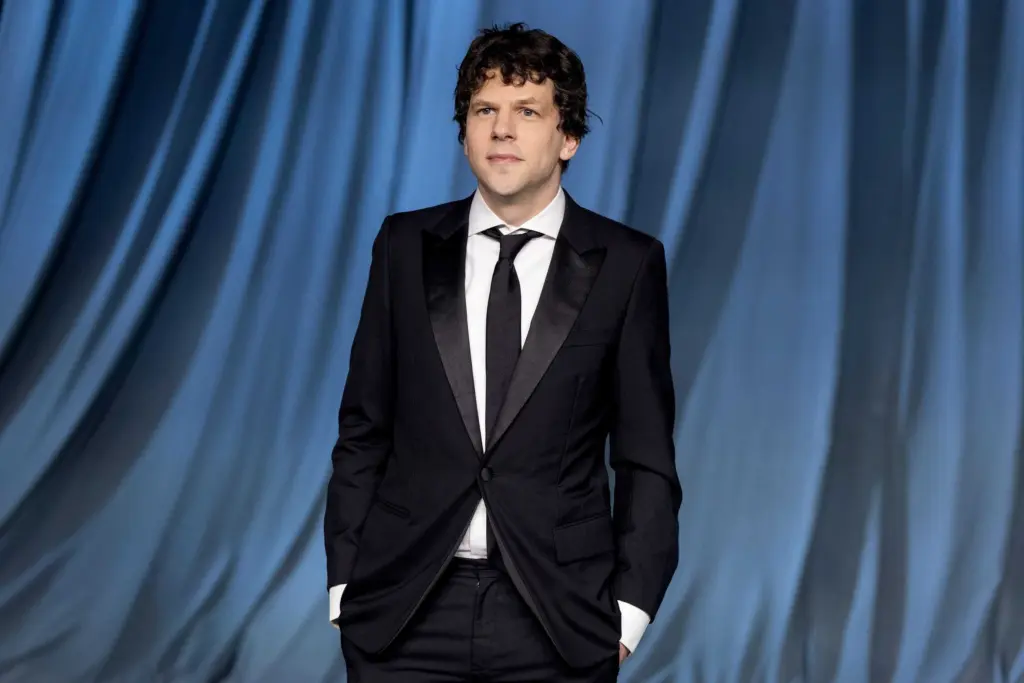 Jesse Eisenberg is ‘excited’ to be donating one of his kidneys to a stranger: It’s ‘so needed’