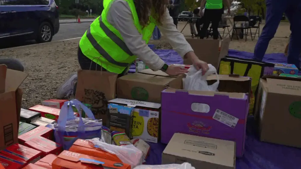 Pop-up food drive emerges in Washington amid SNAP benefit concerns
