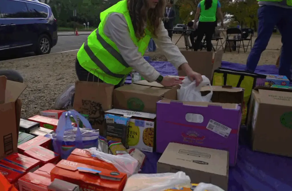 Pop-up food drive emerges in Washington amid SNAP benefit concerns