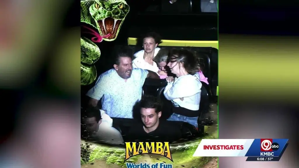 Missouri theme park visitors say they had to hold down young girls after alleged seat belt malfunction