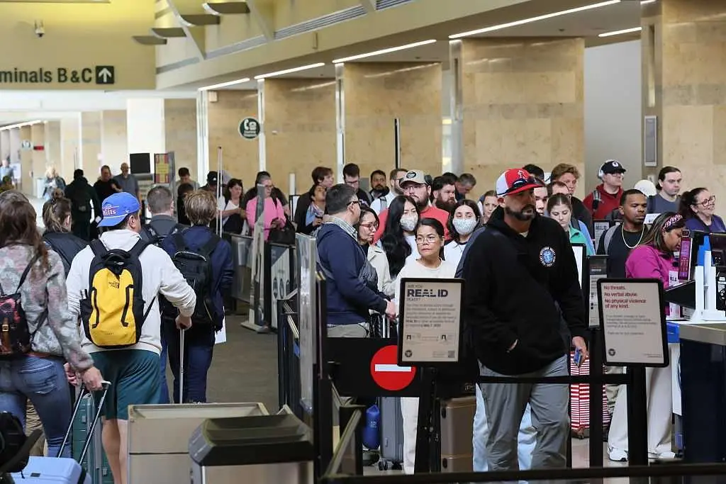 Vance: Travel 'disaster' looms as government shutdown threatens Thanksgiving plans